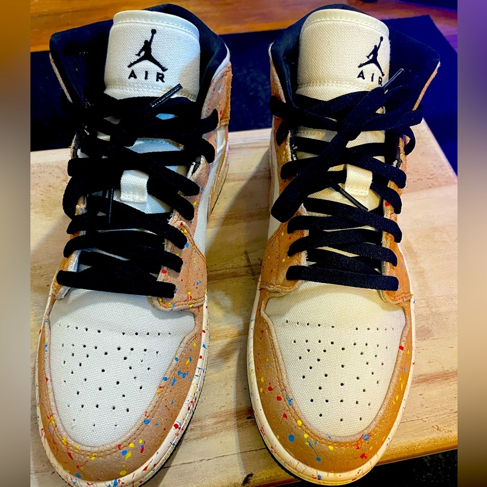 Jordan 1 Mid SE Brushstroke. Size 9.5